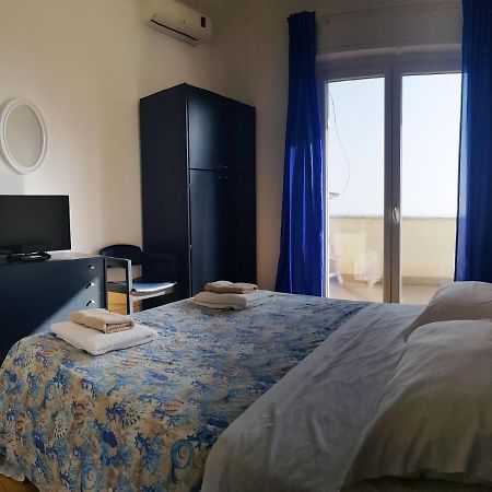 Апартаменти Brezza Di Mare Лідо-ді-Остія Екстер'єр фото
