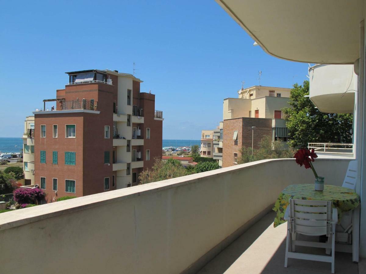 Апартаменти Brezza Di Mare Лідо-ді-Остія Екстер'єр фото